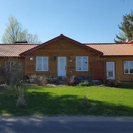 Auberge Ma Maison Sainte-Melanie Zewnętrze zdjęcie