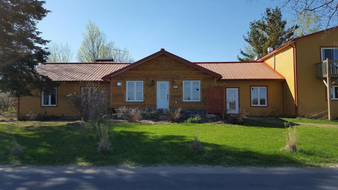 Auberge Ma Maison Sainte-Melanie Zewnętrze zdjęcie